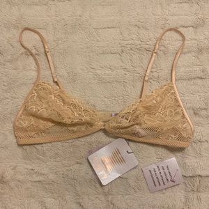 ❗️SOLD❗️Savage x Fenty Nude Lace Bralette